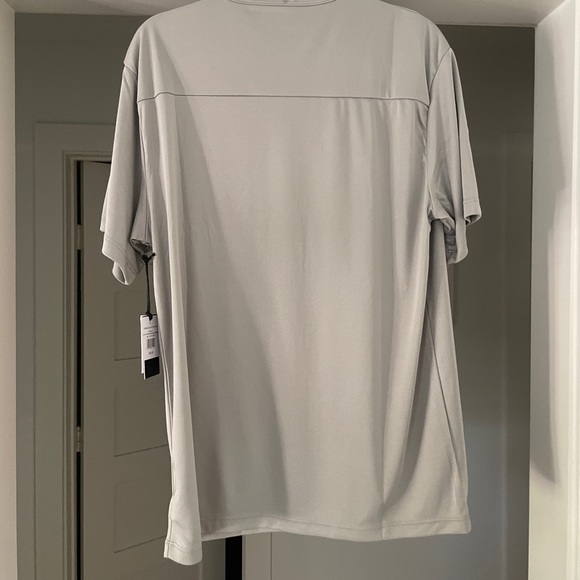 Onia Traveler UPF Sun Tee - Picture 2 of 4